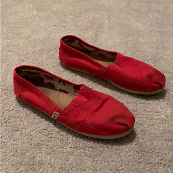 Red Toms Shoes - Picture 2 of 7